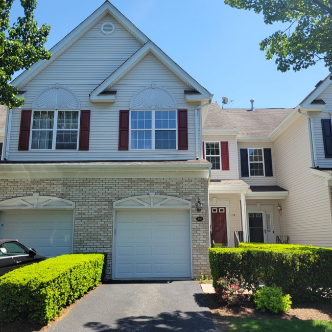 Building Photo - 586 Brittany Cir