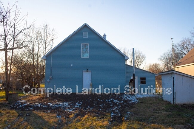 Building Photo - 215 N 6th St