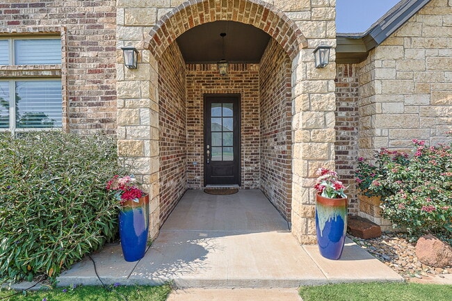Building Photo - Stunning 4-Bedroom with 3 Full Baths & 3 Car Garage in Charming Brooke Heights!