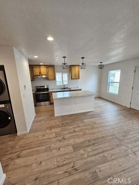 Building Photo - 20460 Rimrock Rd E