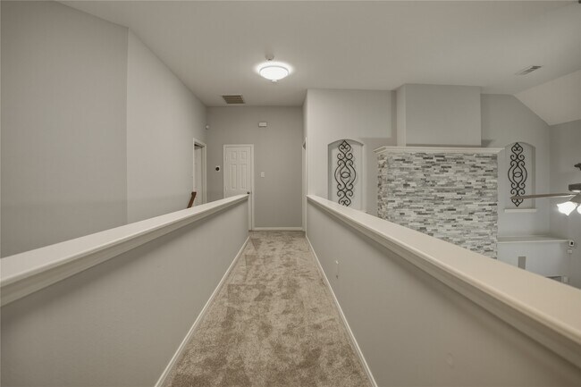 Building Photo - 2302 Marblecrest Ln