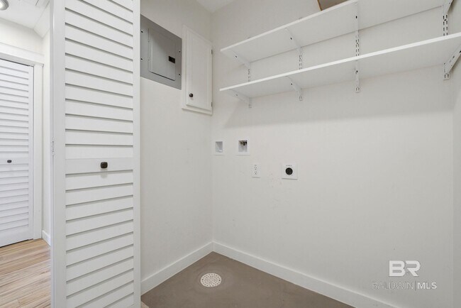 Building Photo - 108 Cherry Cir