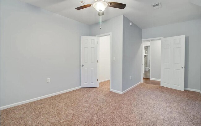 Building Photo - 403 Fairington Dr