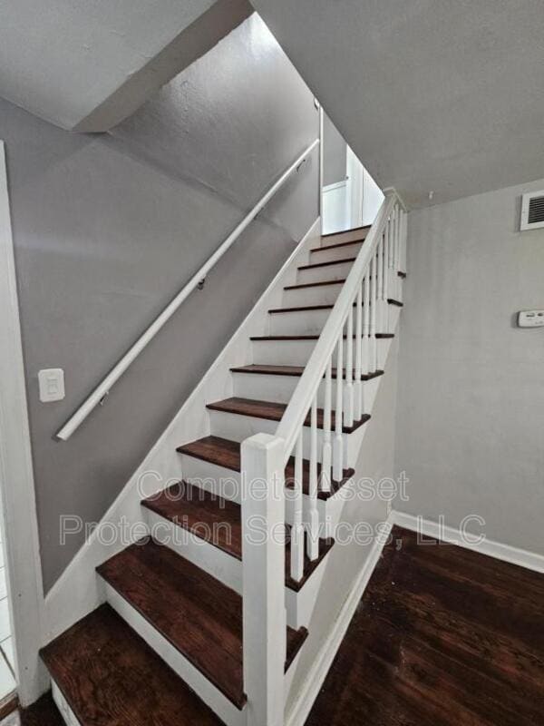 Building Photo - 7209 Catherine St