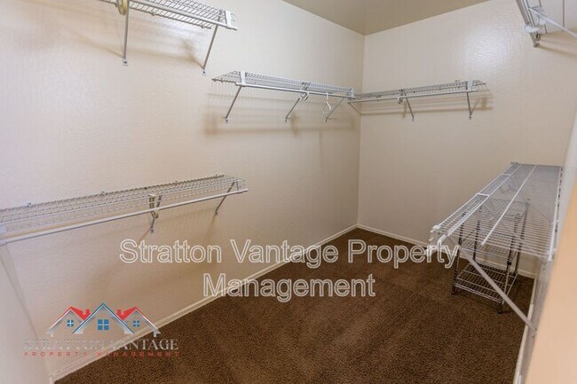 Building Photo - 2234 W Pima Ave