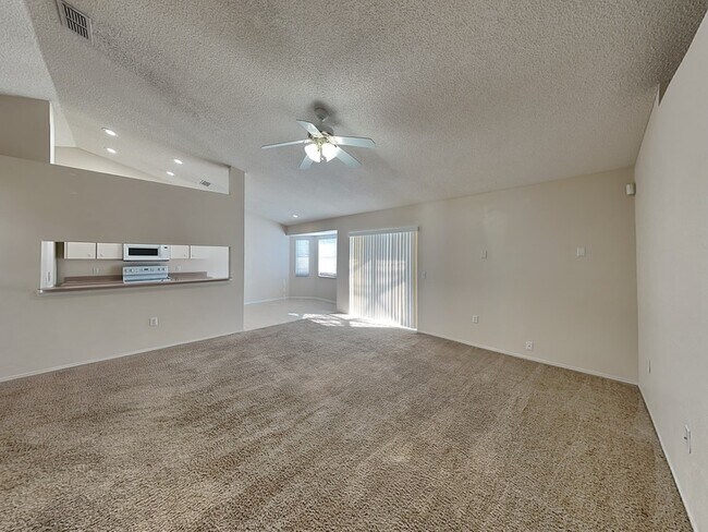 Building Photo - 523 Terranova Cir