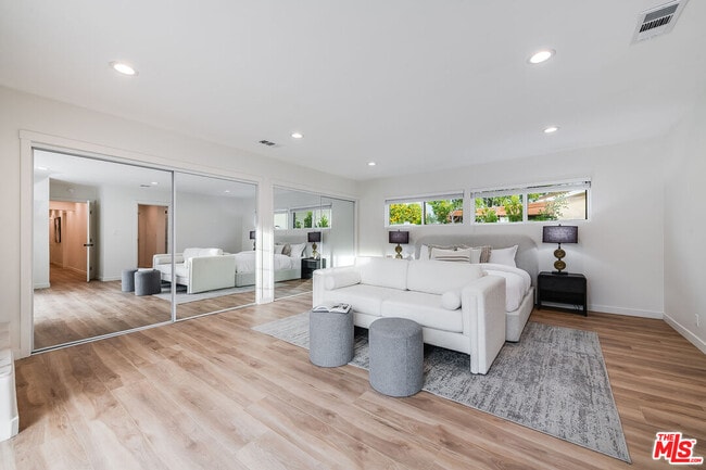 Building Photo - 16517 Hartsook St