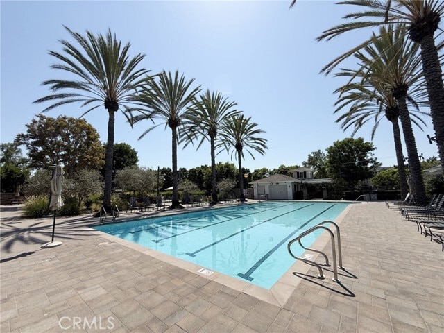 Building Photo - 424 Silk Tree