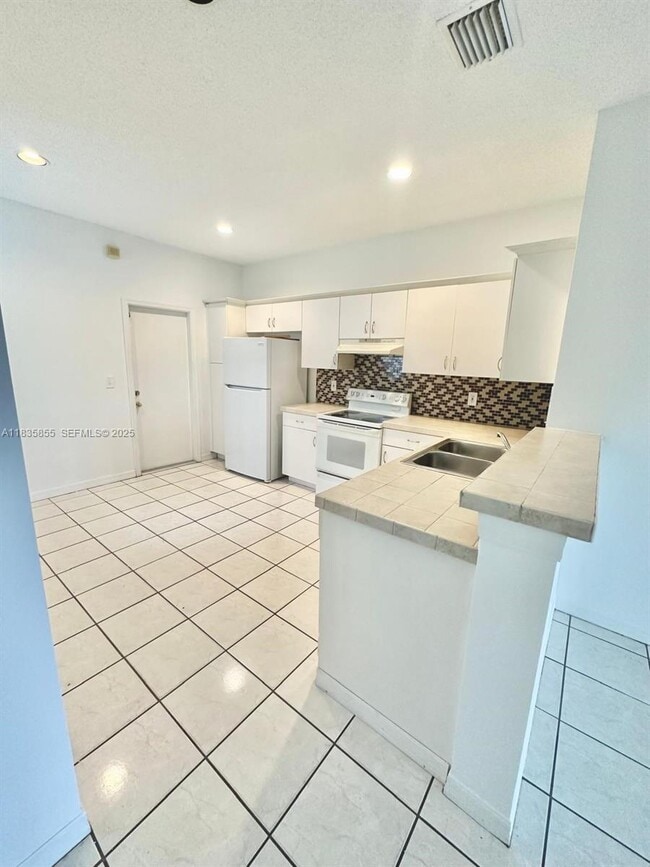 Building Photo - 3624 San Simeon Cir