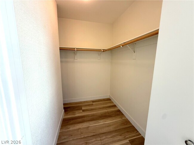 Building Photo - 7100 W Pirates Cove Rd