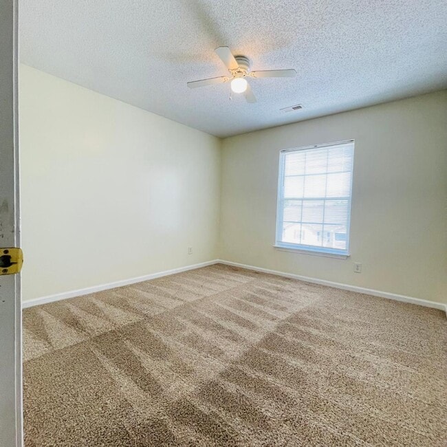 Building Photo - 903 Hanahan Ct