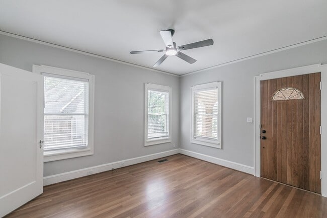 Building Photo - WONDERFUL BERKELEY LOCATION!  Immaculate One Story Craftsman!