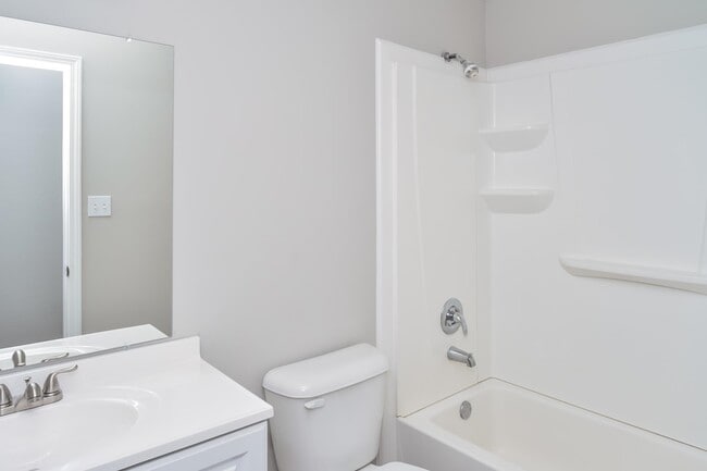 Building Photo - 4734 Waterfront Oak Dr