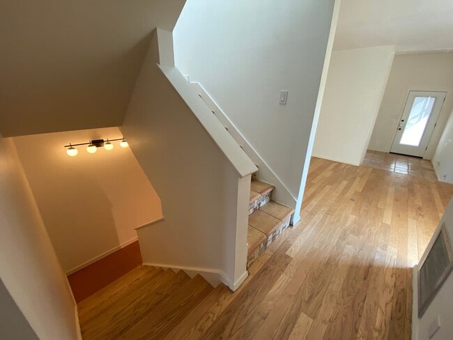 Building Photo - Alamo Heights Gem ~  2 / 2.5 Multi-Level C...