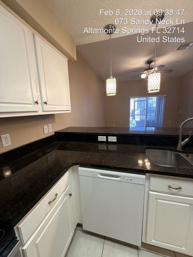 Building Photo - Move-In Ready 3-Bedroom 2 bath Condo in Prime Altamonte Springs - KEY WEST CONDOMINIUMS — Apply T...