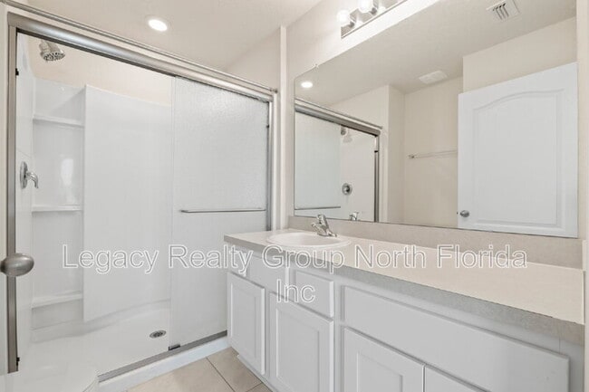 Building Photo - 509 Big Tree Wy