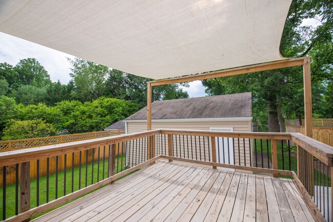 Building Photo - Totally update and impeccably maintained 4...
