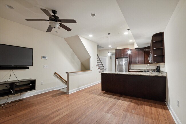 Primary Photo - 1408 Willington St