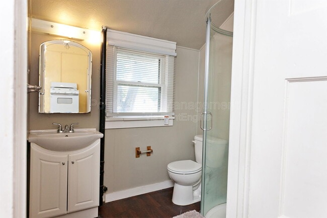 Building Photo - 219 S Millwood Ave