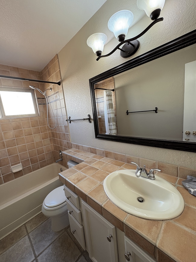 Building Photo - Eastside 3 bedroom 2 bath move in ready