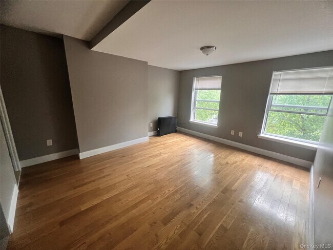 Building Photo - 2 Morris Ave