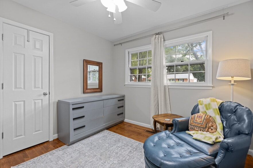 Reading Nook / Extra Storage - 1028 Greenwich St