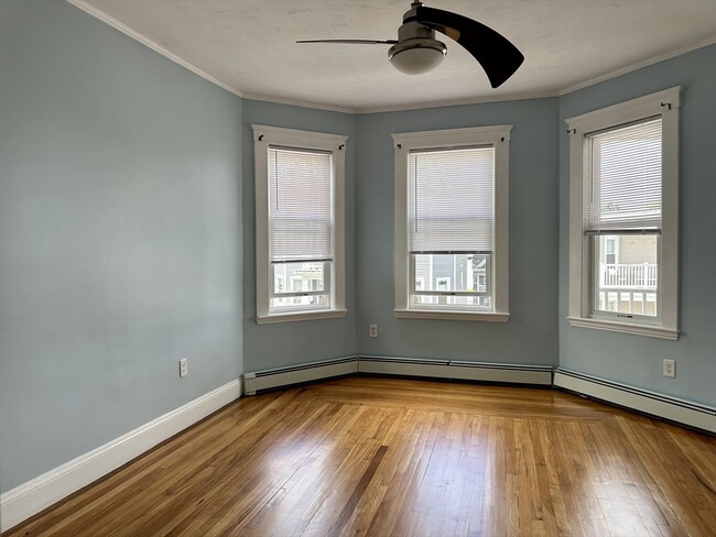 Building Photo - 55 Lithgow St