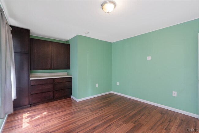 Building Photo - 51 Singleton St