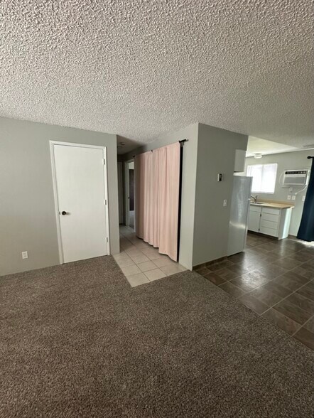 Building Photo - 226 W 21st Ave