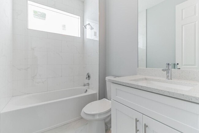 Building Photo - 3408 2nd St SW