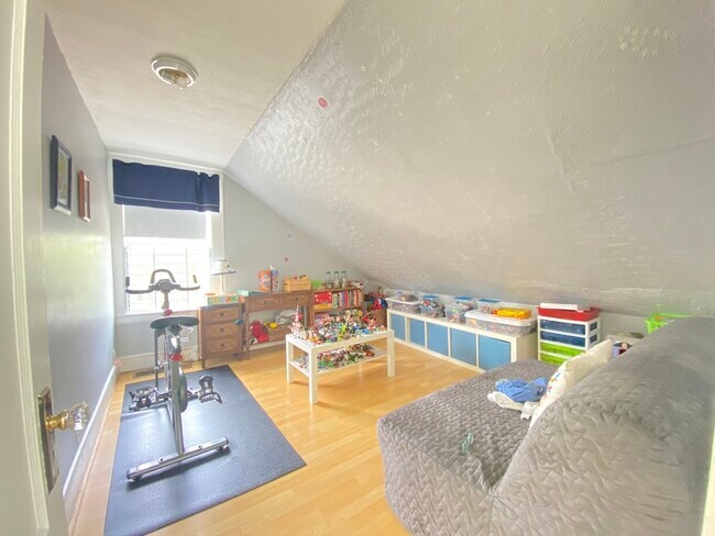 Building Photo - 1 Milton St