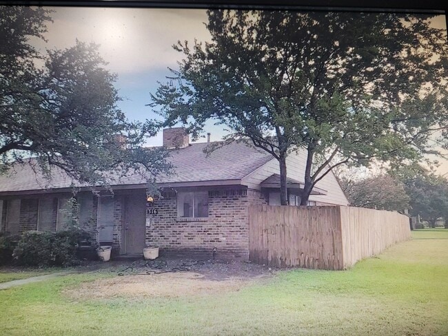 Primary Photo - 316 Towne House Ln