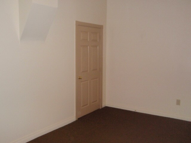 Building Photo - 22 Tracy St