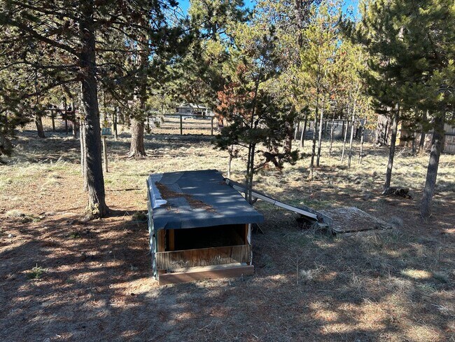 Building Photo - 52405 Antler Ln