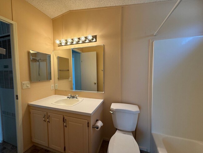 Building Photo - 3768 Western Dr