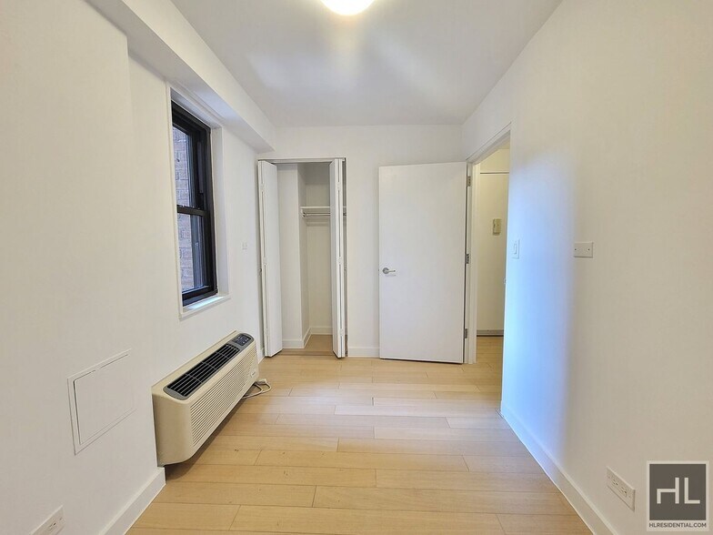 Building Photo - East 39th Street