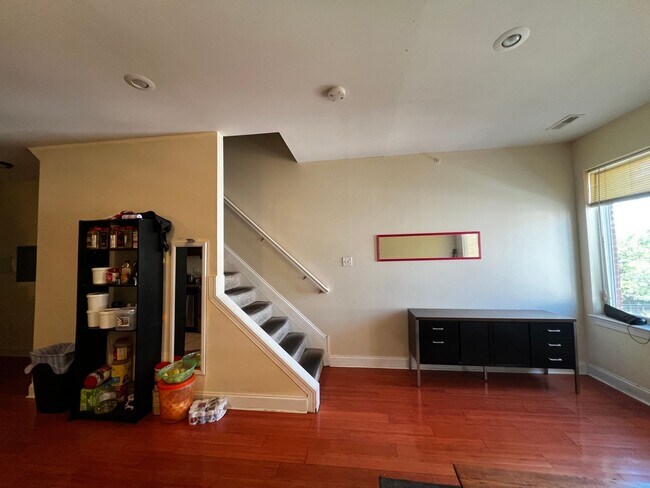 Building Photo - 676 N 33rd St