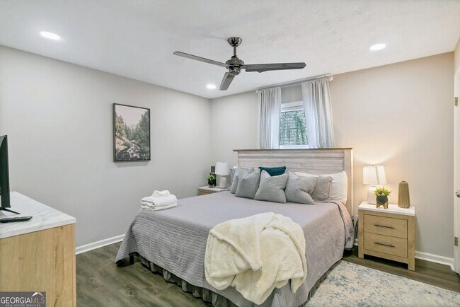 Building Photo - 65 Juliana Dr