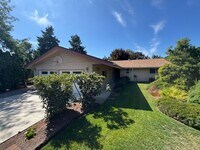 Building Photo - Beautifully Renovated 4-Bedroom Home in NW Corvallis