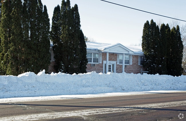 Building Photo - 1426 Frost Ave E