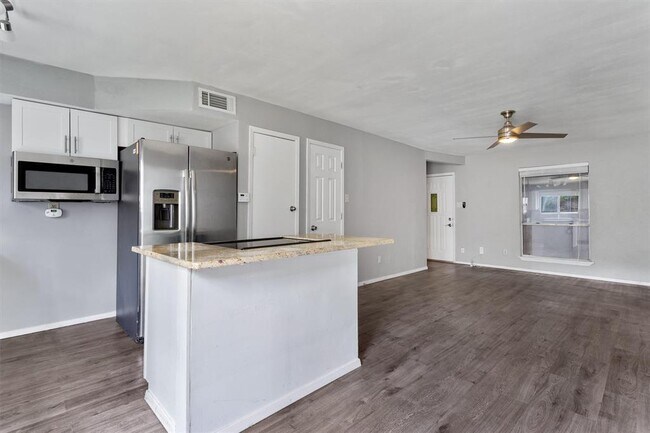 Building Photo - 3415 Menchaca Rd