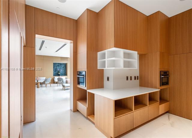 Building Photo - 300 Biscayne Boulevard Way