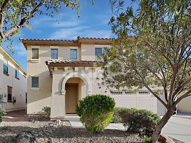 Building Photo - 15424 W Poinsettia Dr