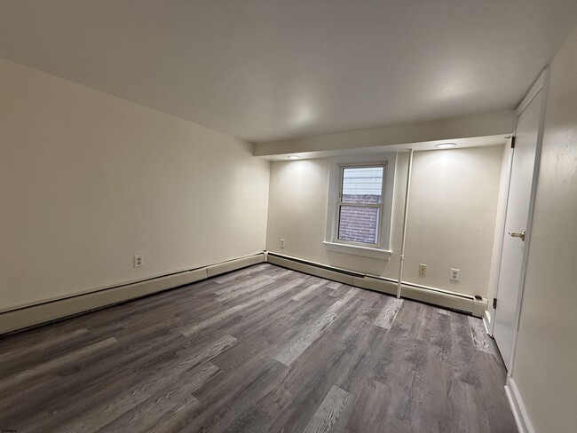 Building Photo - 103 N Troy Ave