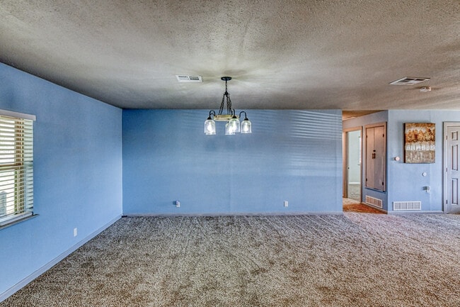 Building Photo - 1108 US Hwy 277