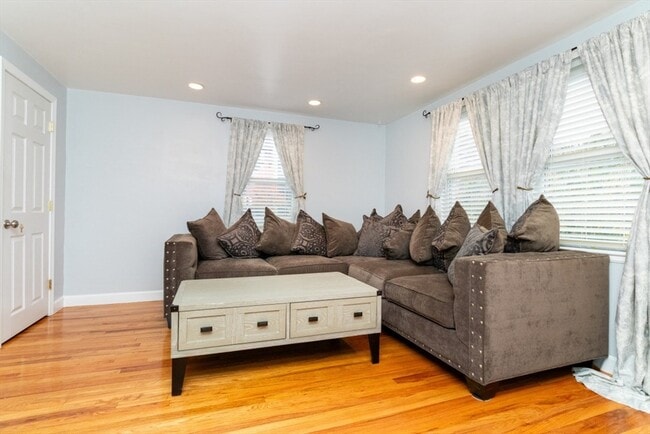 Building Photo - 1 Bay State Rd