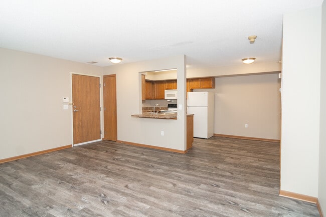 Building Photo - Orchard Manor Apartments