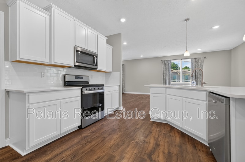 Building Photo - 9073 Lieven St