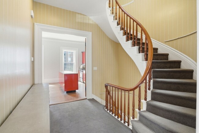 Building Photo - 150 W Concord St