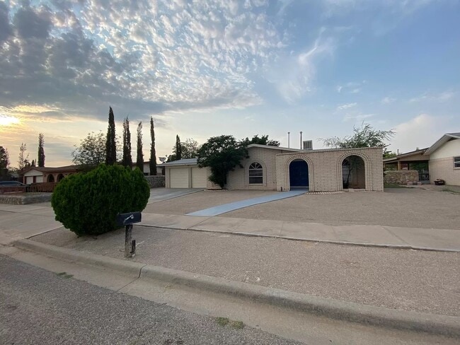 Building Photo - 10801 Havenrock Dr